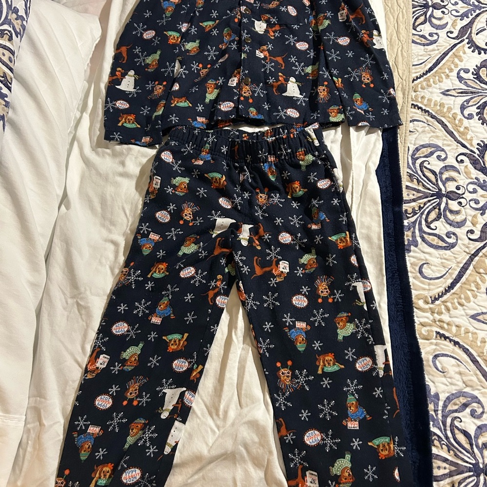 Old Navy Kids Holiday Print Pajama Set